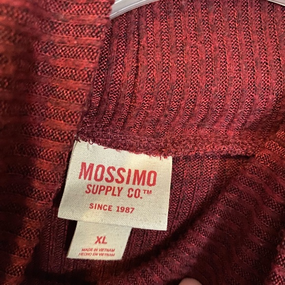 Maroon heathered turtleneck - Picture 2 of 2